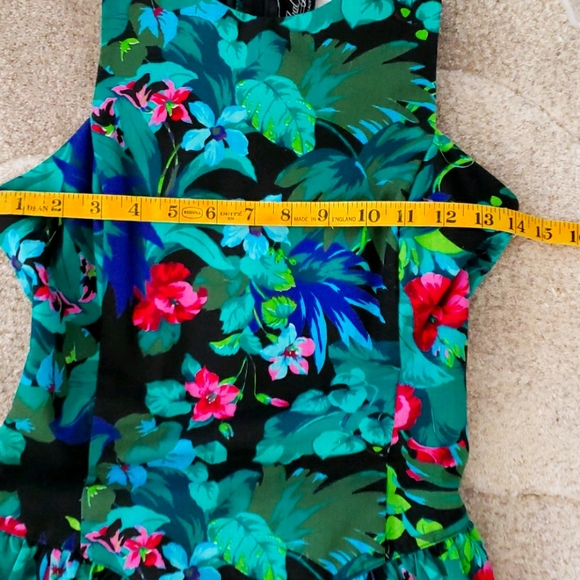 Tropical dress - Picture 7 of 11